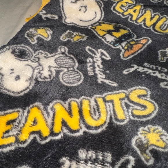 Peanuts black and yellow pj shorts - Picture 2 of 3